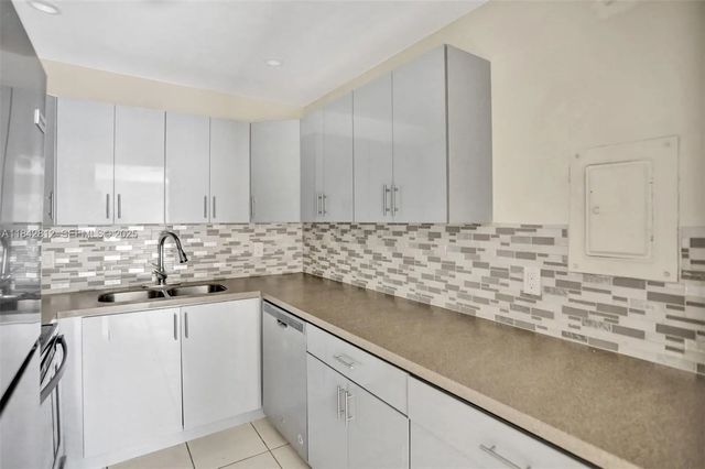 5 of 24 - 6361 N Falls Cir Drive #209, Lauderhill, FL