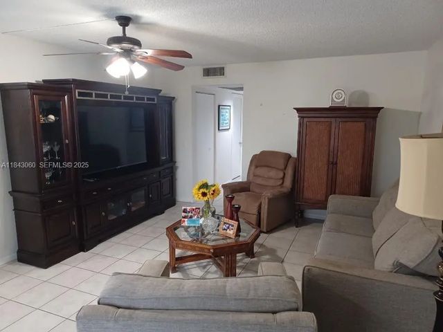 1251 Sw 134th Way #301a, Pembroke Pines