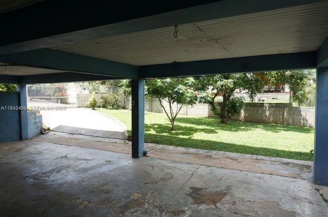 3 of 8 - 4 Parklane, , 