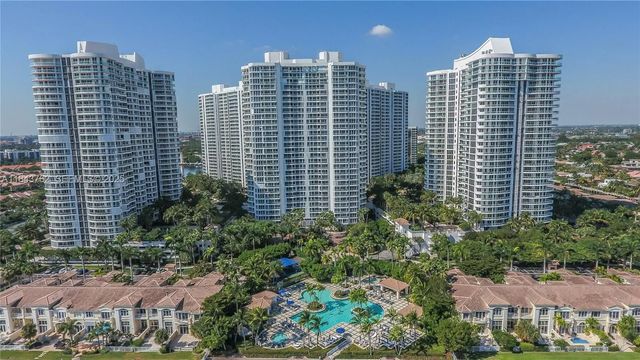 21150 Point Place #406, Aventura