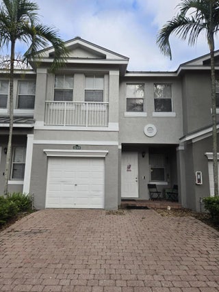 Photo of Listing #R11056136