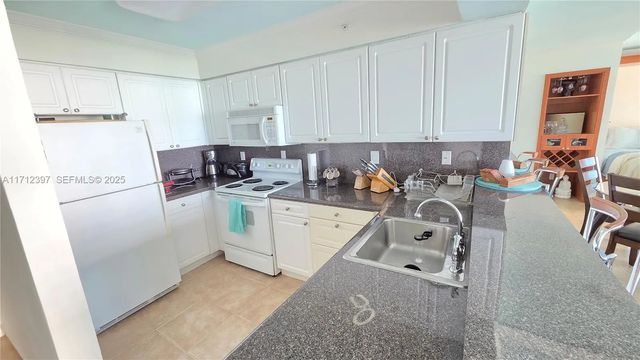 5 of 56 - 2501 S Ocean Drive #809, Hollywood, FL