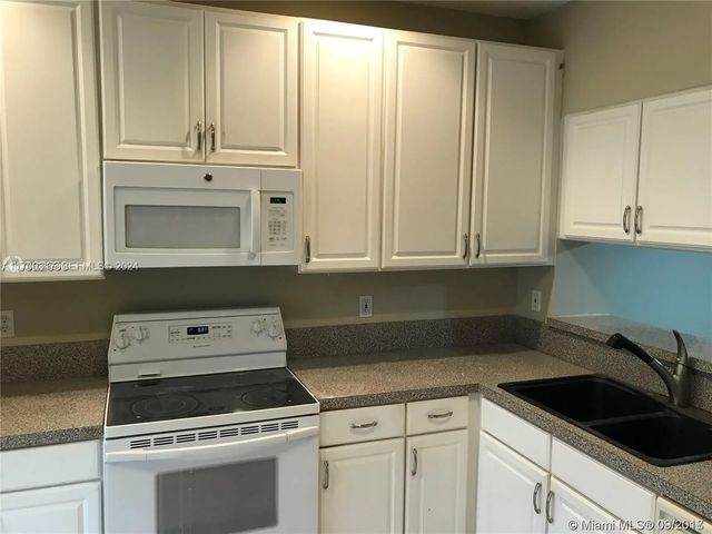 4 of 5 - 5138 Palmbrooke Circle, West Palm Beach, FL