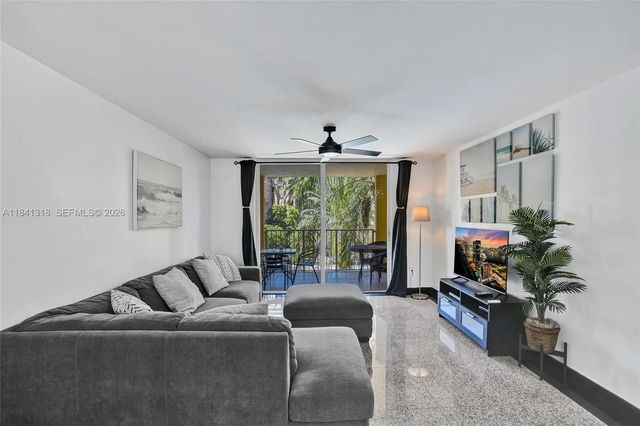 19701 E Country Club Drive #5306, Aventura