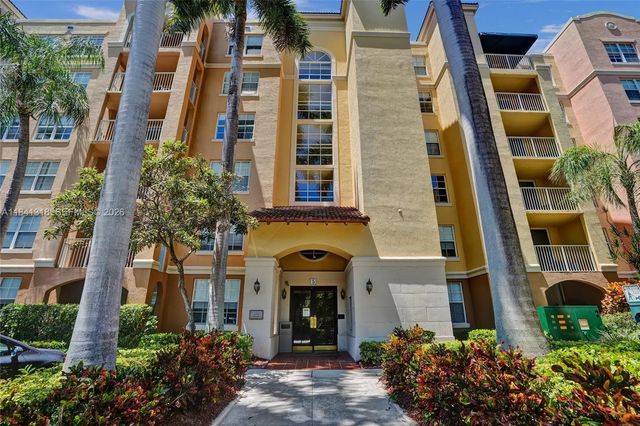 2 of 27 - 19701 E Country Club Drive #5306, Aventura, FL