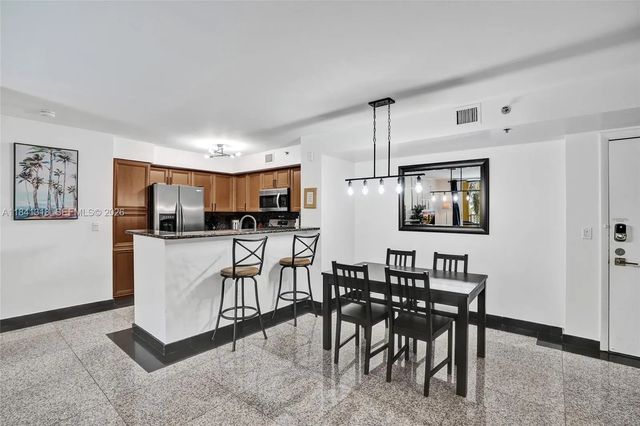 4 of 27 - 19701 E Country Club Drive #5306, Aventura, FL