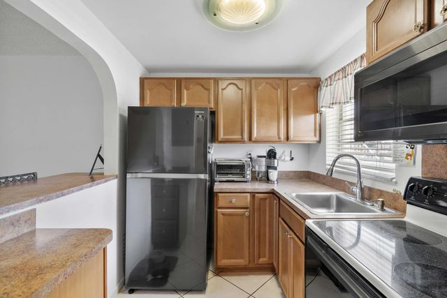 5 of 19 - 1115 Lake Terrace #111, Boynton Beach, FL