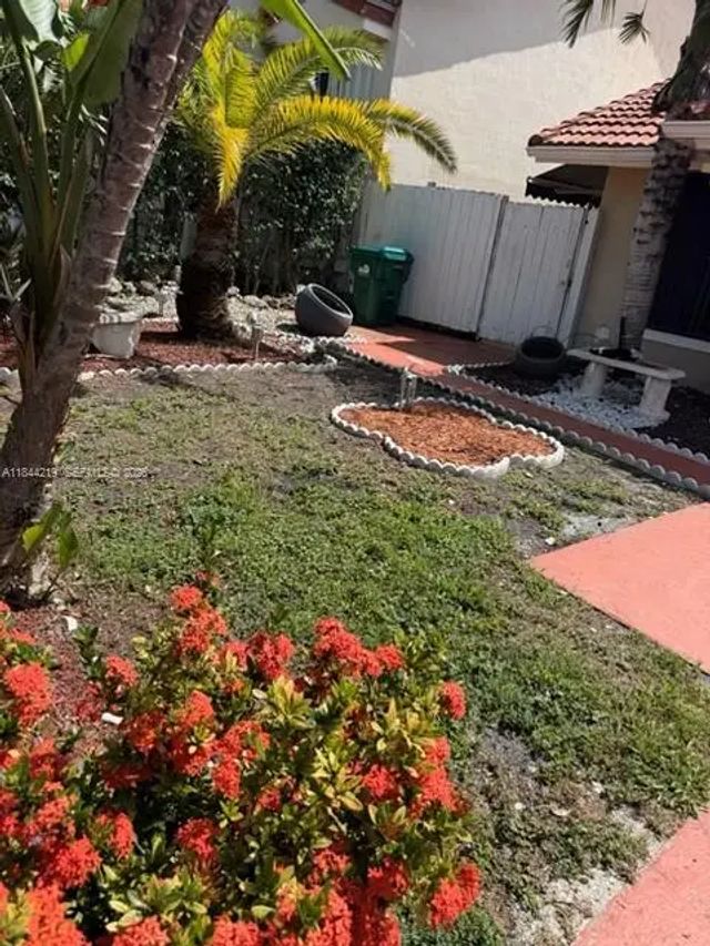8453 Nw 189 Street Road, Hialeah