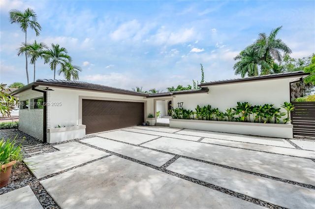 117 S Royal Poinciana Boulevard, Miami Springs