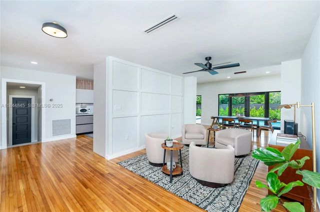 4 of 52 - 117 S Royal Poinciana Boulevard, Miami Springs, FL