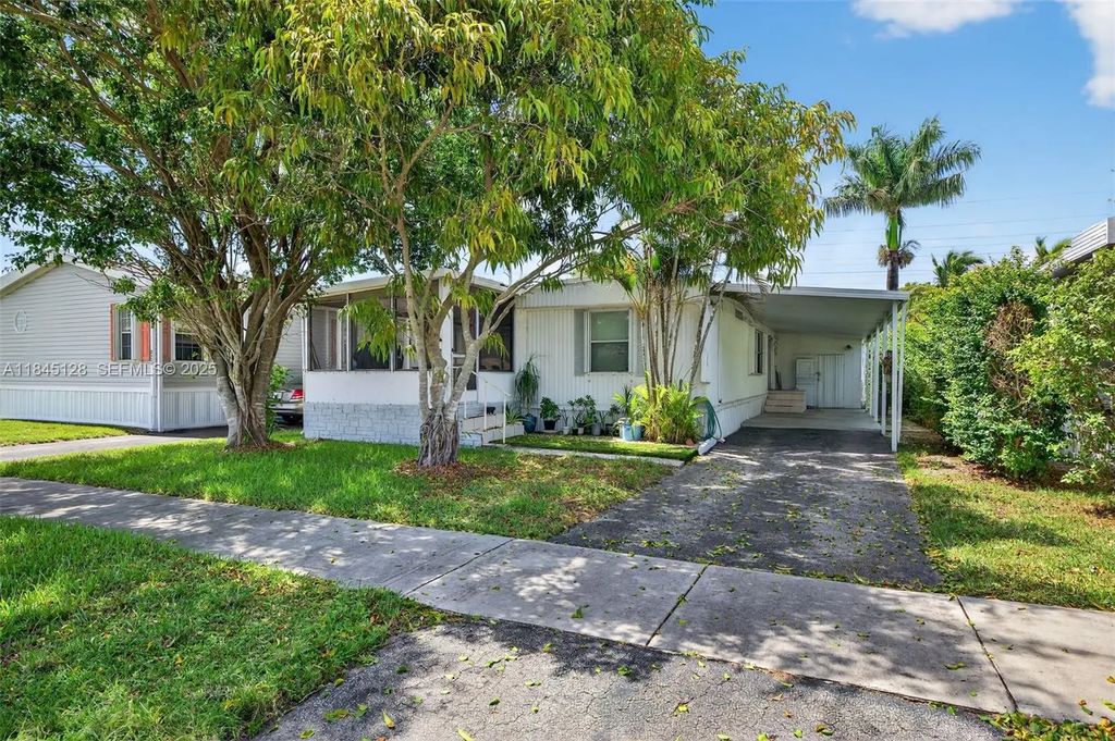 2430 Sw 53rd Street, Dania Beach