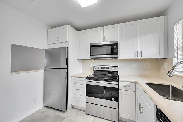 9761 Sunrise Lakes Boulevard #301, Sunrise