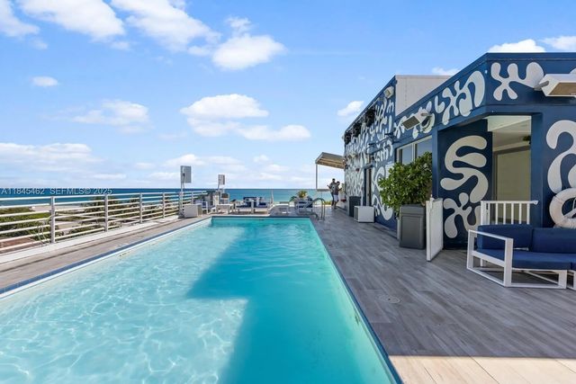 2 of 24 - 1024 Ocean Drive #a207, Miami Beach, FL