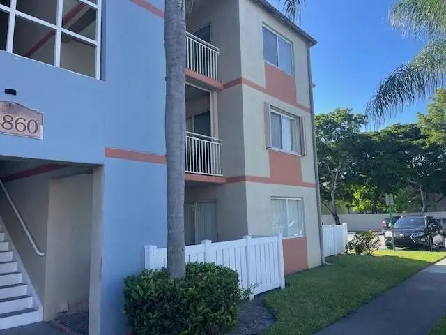 18860 Nw 57th Avenue #106, Hialeah