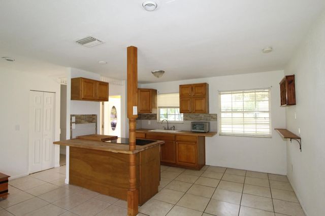 2 of 12 - 2022 Se West     Dunbrooke Circle Se, Port St. Lucie, FL