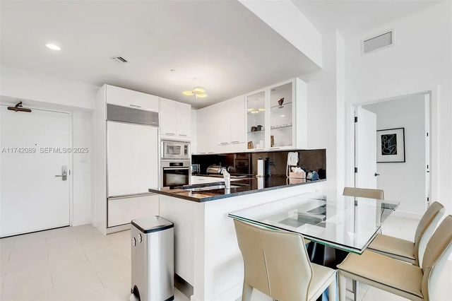 5 of 25 - 6799 Collins Avenue #312, Miami Beach, FL