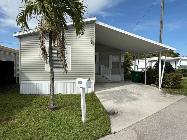 8648 Sw 16th Place, Davie
