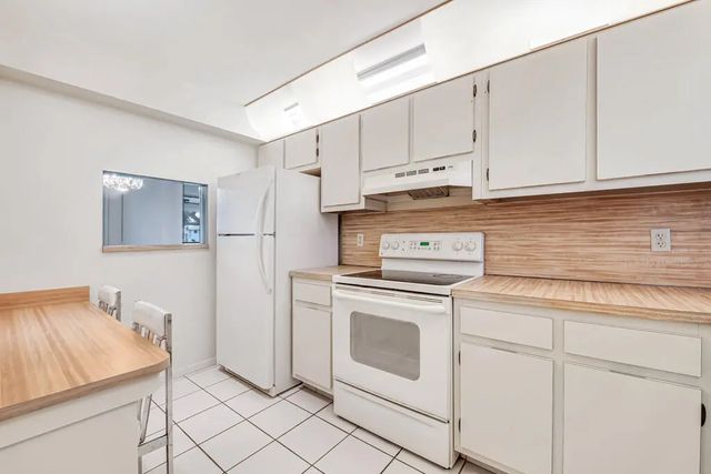 4 of 42 - 4640 Lucerne Lakes Boulevard #206, Lake Worth, FL