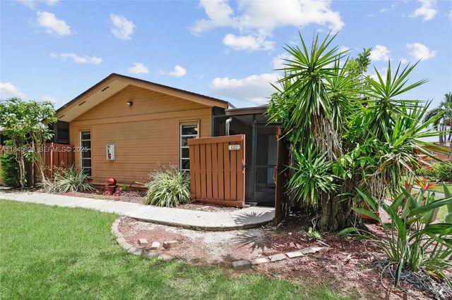 2 of 36 - 6322 Royal Woods Drive, Fort Myers, FL