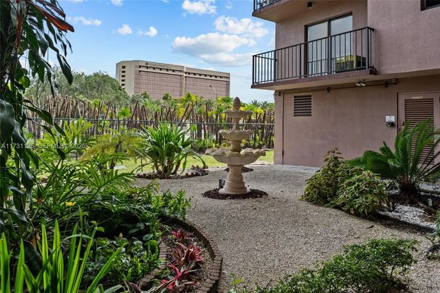605 Nw 72nd Avenue #406, Miami