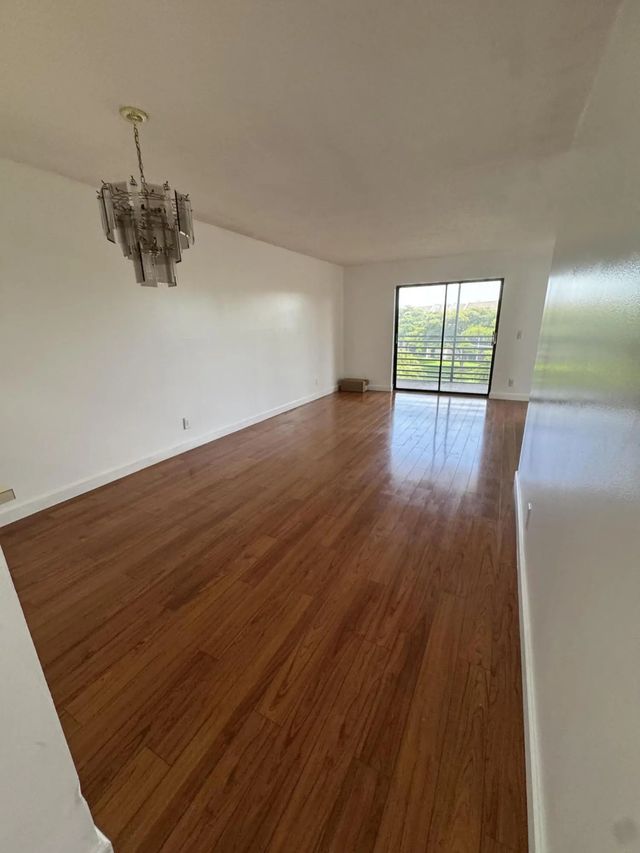 4 of 10 - 10304 Sunrise Lakes Blvd #312, Sunrise, FL