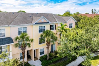 Photo of Listing #R11110081