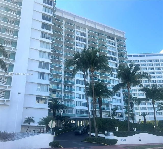 2 of 24 - 1000 West Avenue #908, Miami Beach, FL