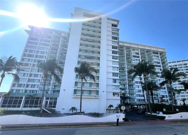 3 of 24 - 1000 West Avenue #908, Miami Beach, FL