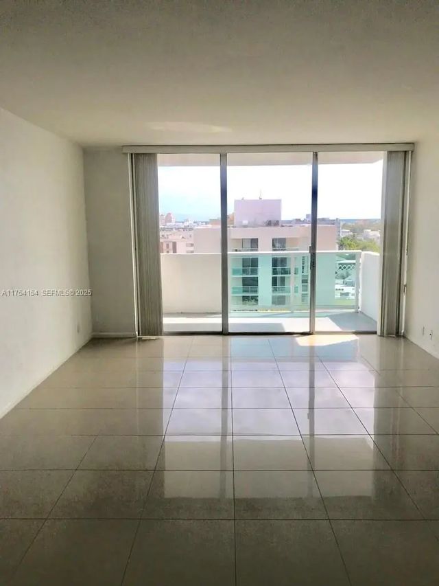 4 of 24 - 1000 West Avenue #908, Miami Beach, FL