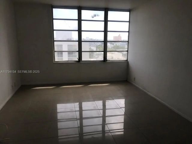 5 of 24 - 1000 West Avenue #908, Miami Beach, FL