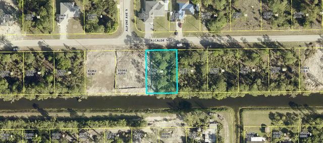 934 Alcalde Street E, Lehigh Acres
