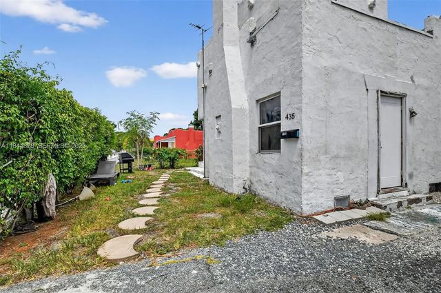 2 of 4 - 435 Avenida Alegre, West Palm Beach, FL