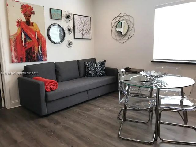 2 of 9 - 2615 Collins Avenue #24, Miami Beach, FL