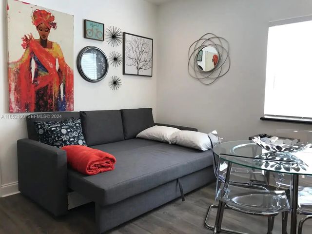 3 of 9 - 2615 Collins Avenue #24, Miami Beach, FL