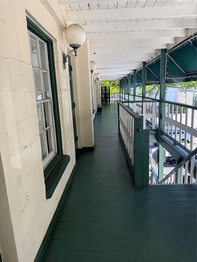 4 of 10 - 300 Sw 2nd Street, Fort Lauderdale, FL