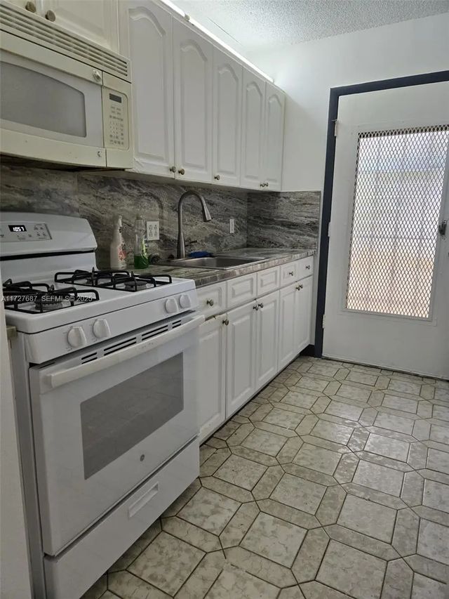 2 of 40 - 160 Ne 203rd Terrace #18, Miami Gardens, FL