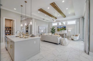 Photo of Listing #R11110685