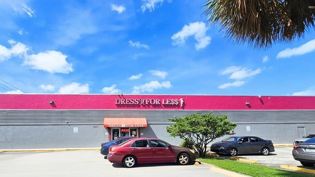 3 of 7 - 12208 Nw 7th Avenue, North Miami, FL