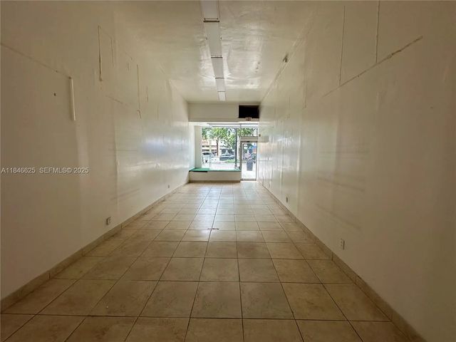 3 of 8 - 1932 Hollywood Boulevard, Hollywood, FL