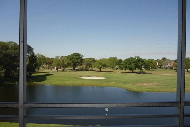 3507 Oaks Way #307, Pompano Beach