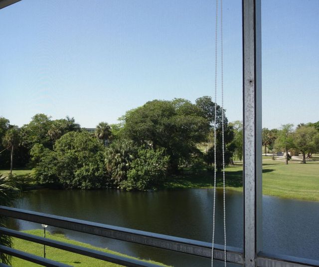 4 of 73 - 3507 Oaks Way #307, Pompano Beach, FL