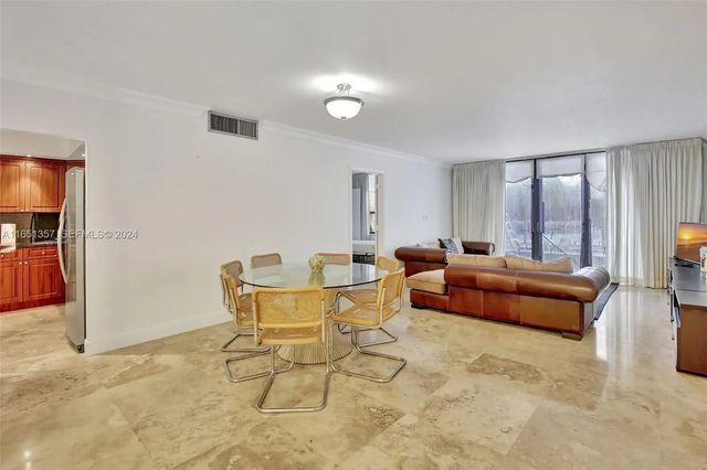4 of 32 - 9801 Collins Avenue #3t, Bal Harbour, FL
