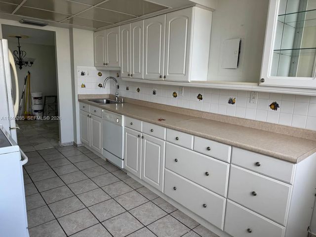 5 of 36 - 100 Golden Isles Drive #706, Hallandale Beach, FL