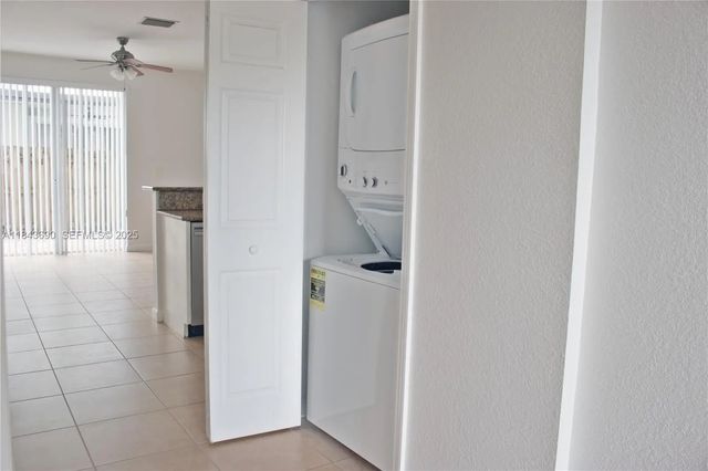 4 of 28 - 153 Se 28th Place #3, Homestead, FL