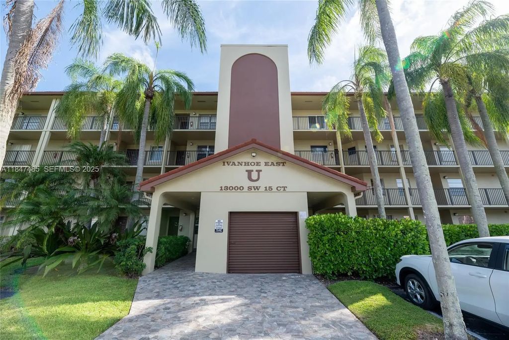 13000 Sw 15th Court #206u, Pembroke Pines