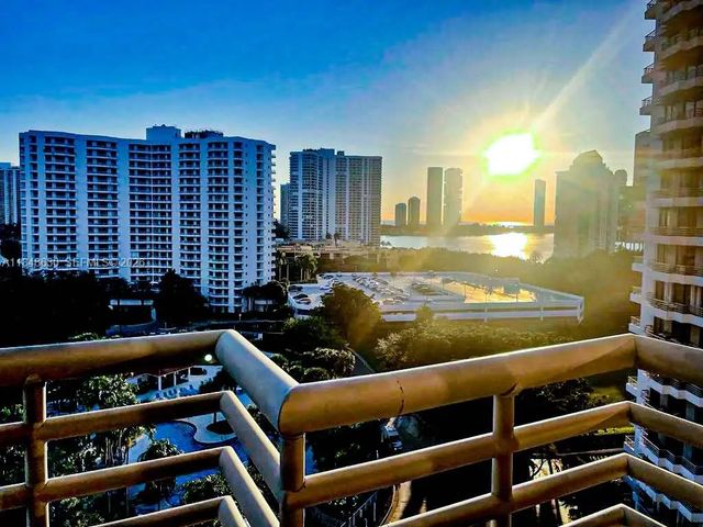 4 of 43 - 3300 Ne 191 Street #1207, Aventura, FL