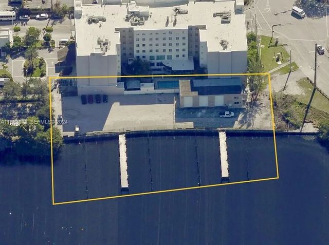 2599 Nw 37th Avenue, Miami
