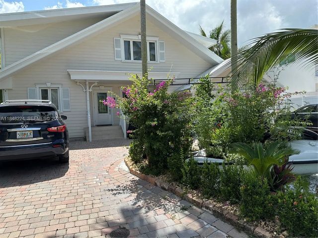 2 of 40 - 1524 Argyle Drive, Fort Lauderdale, FL
