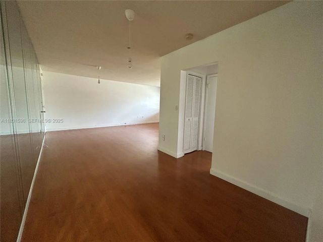 4 of 12 - 1020 94th Street #202, Bay Harbor Islands, FL