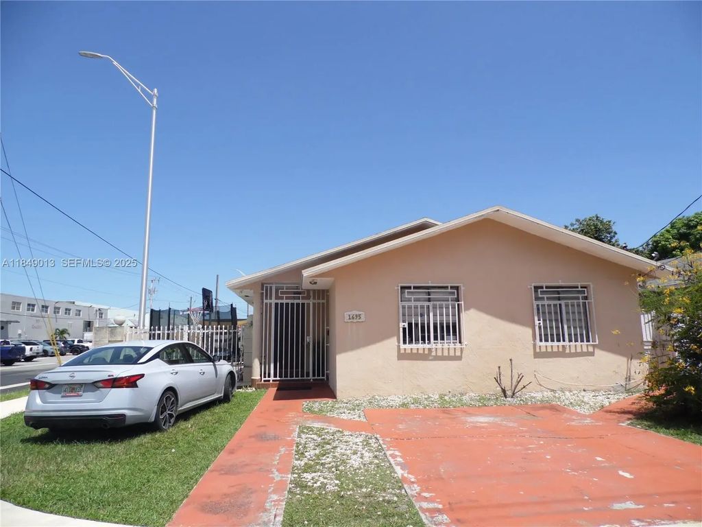 1695 W 6th Avenue, Hialeah